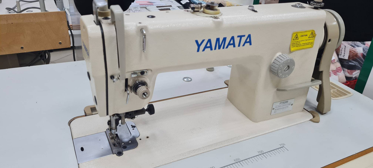 Промышленная швейная машина Yamata FY5200 (голова+стол)